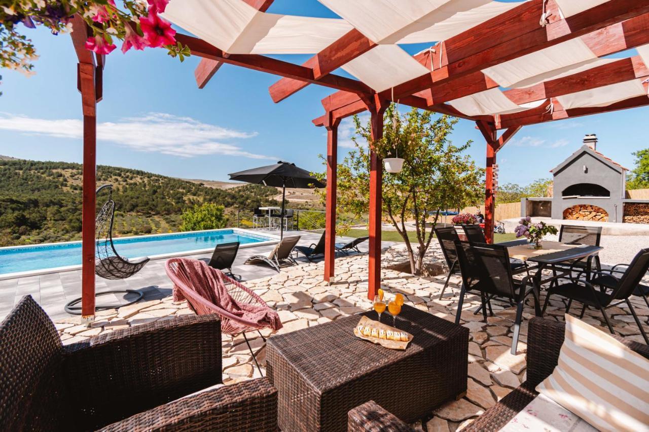Guest House "The View" - With A Pool Donje Polje Extérieur photo