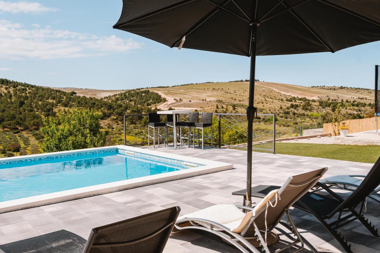 Guest House "The View" - With A Pool Donje Polje Extérieur photo