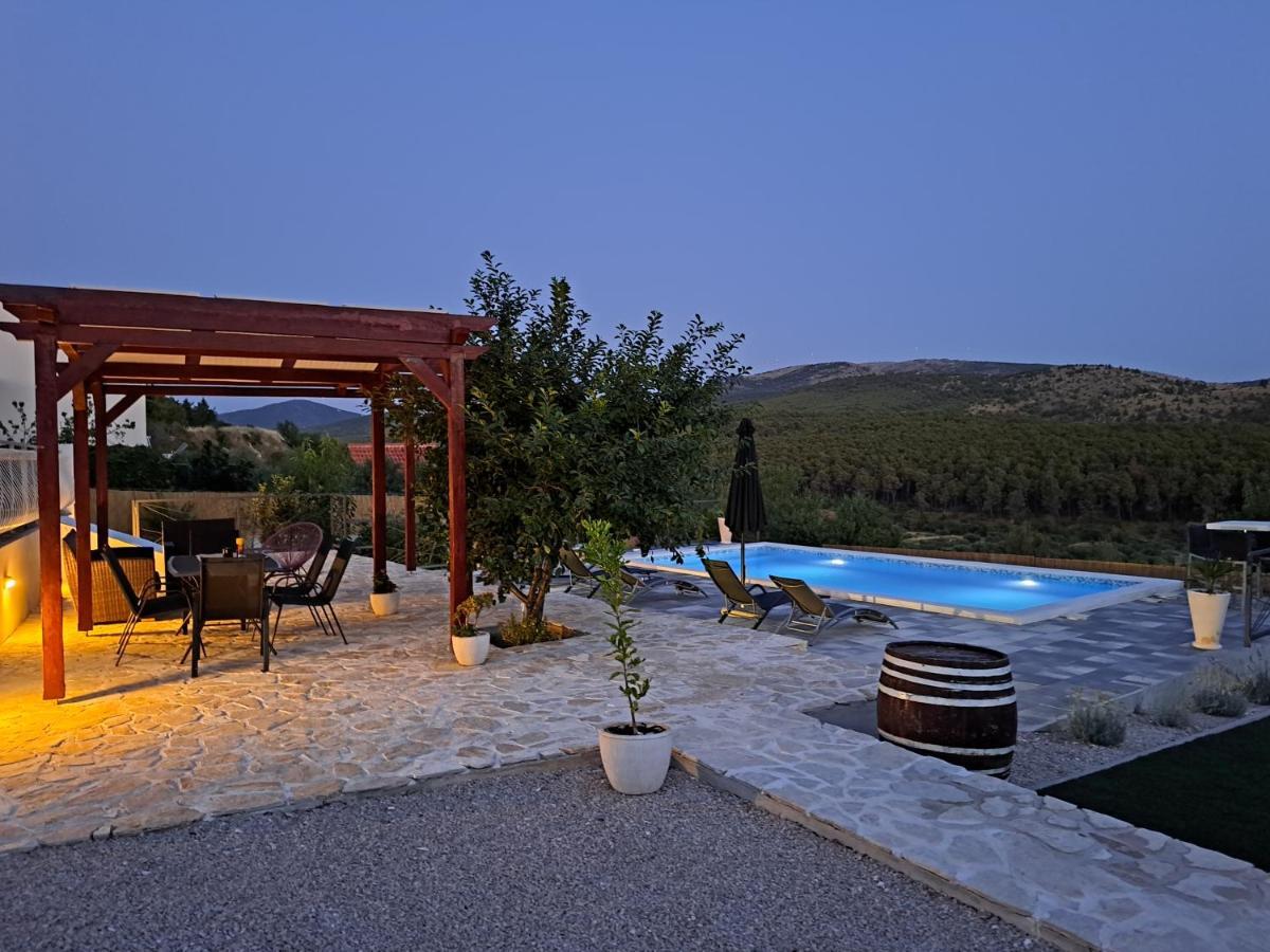 Guest House "The View" - With A Pool Donje Polje Extérieur photo
